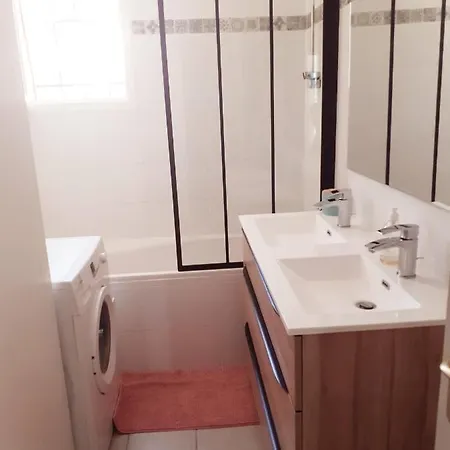 Maison Ensoleillee De Plain-pied Ouvert Sur Un Jardin Cloture Feriehus Mallemoisson