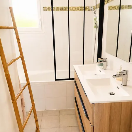 Maison Ensoleillee De Plain-pied Ouvert Sur Un Jardin Cloture Holiday home *