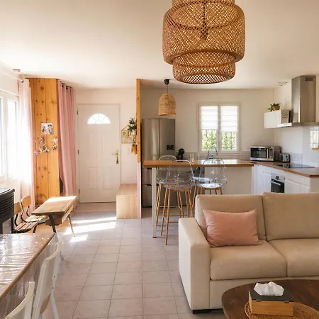 Maison Ensoleillee De Plain-pied Ouvert Sur Un Jardin Cloture Holiday home