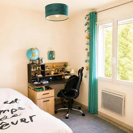 Maison Ensoleillee De Plain-pied Ouvert Sur Un Jardin Cloture Holiday home Mallemoisson